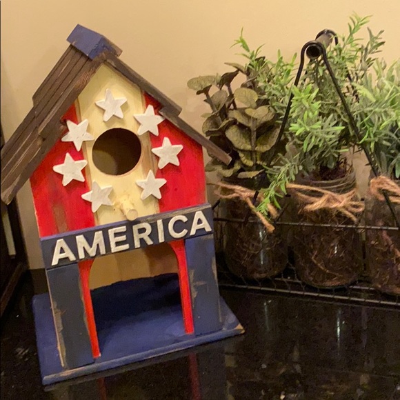 🇺🇸⭐️”America” handpainted birdhouse - Picture 7 of 10